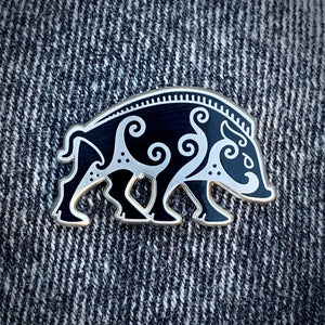 
                
                    Load image into Gallery viewer, Celtic Boar enamel pin designed by Sean parry
                
            